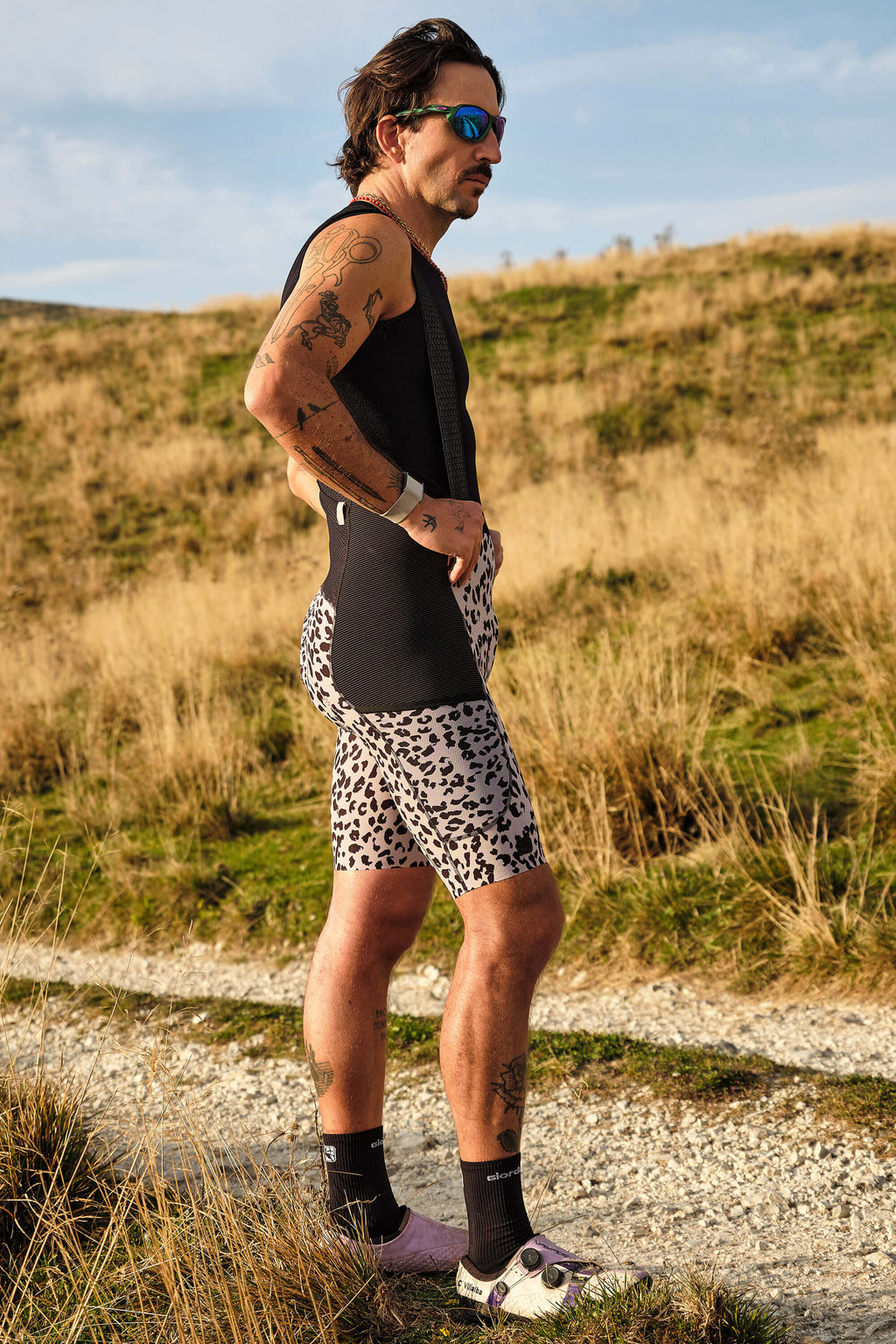 gravel bike shorts mens Giordana Men's Beyond Gravel Leopard Cargo Bib Short